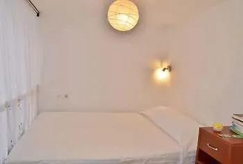 Lefkanthemo Hotel